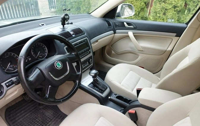 Skoda Octavia cena 23900 przebieg: 189000, rok produkcji 2010 z Mirosławiec małe 232